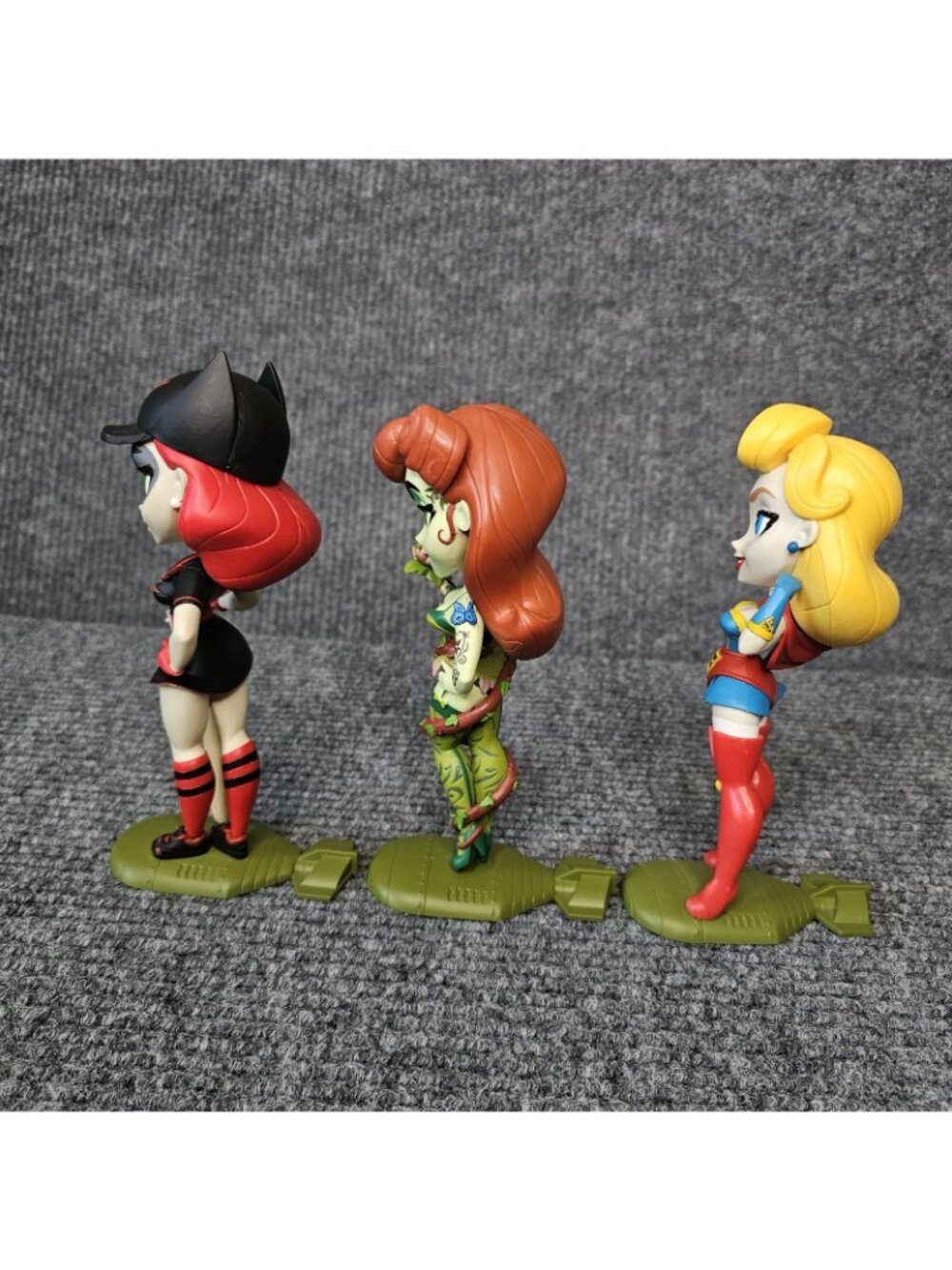 Cryptozoic Supergirl Poison Ivy Batwoman Bombshells Exclusive Vinyl Vixen - Picture 2 of 5